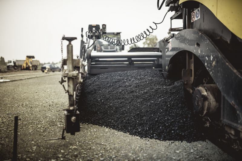 Commercial Asphalt Paving Vs. Concrete: Which Is Better For Businesses